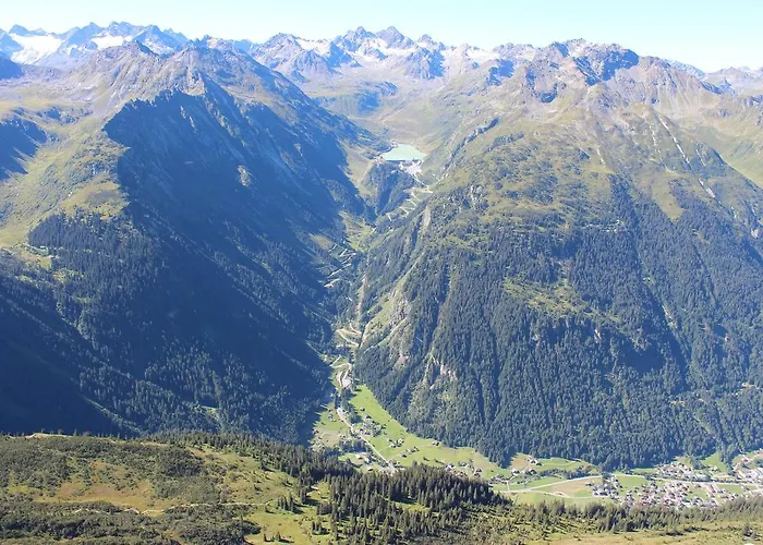 Апартаменты Bergzeit *